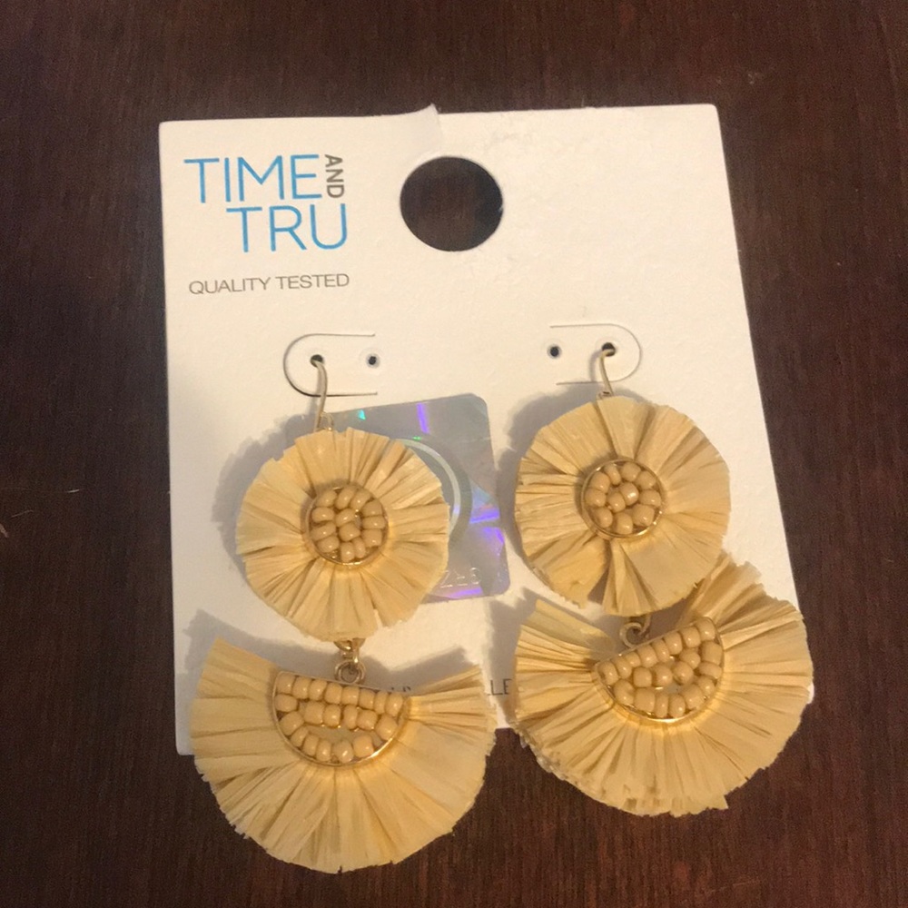 Tan straw earrings